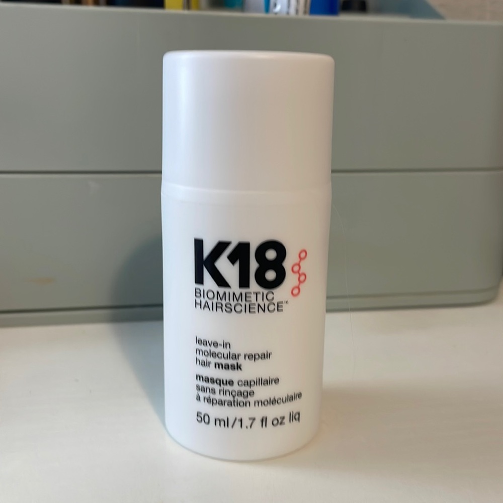 K18 50ml 1.7oz leave in molecular repair hair mask.